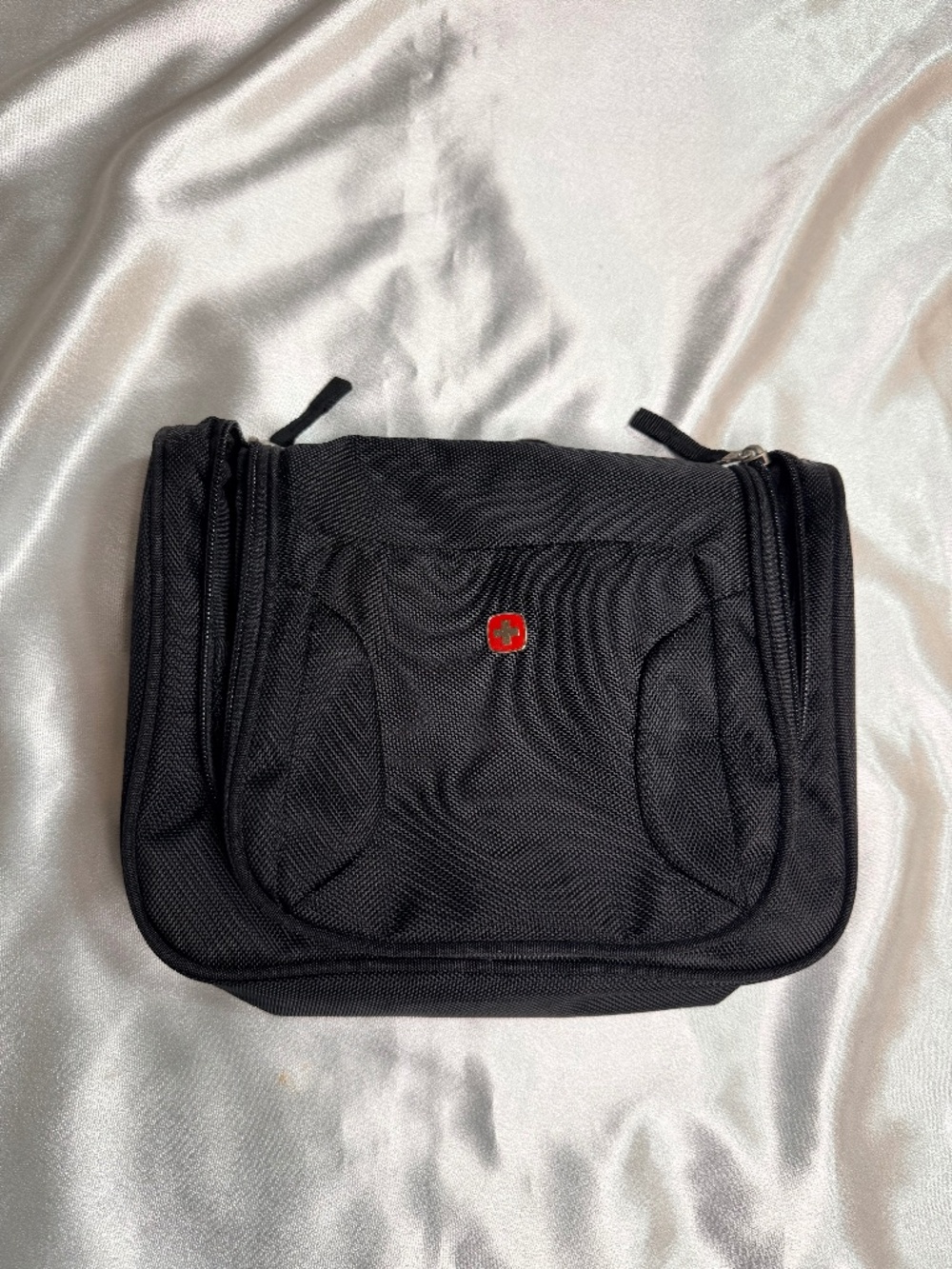 SwissGear Black Hanging Toiletry Bag Travel Organizer Dopp Kit